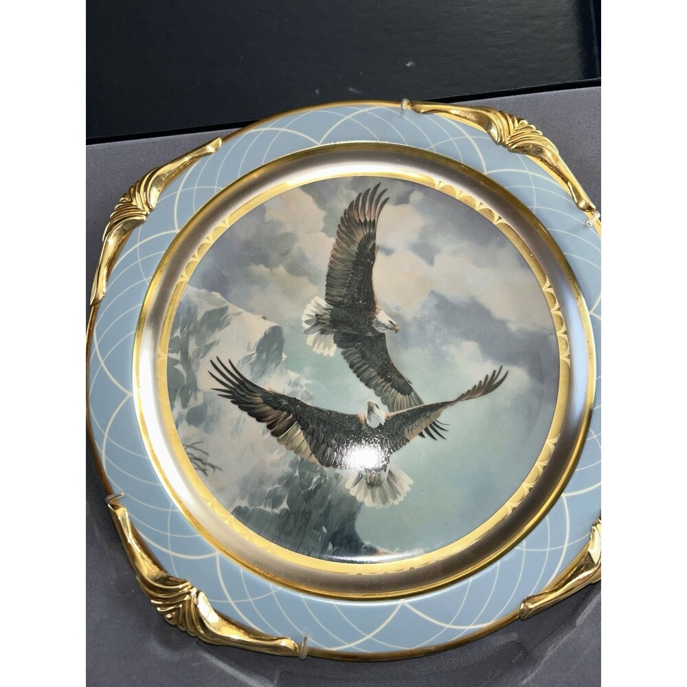 Fountainhead  Eagle Plate 24k Gold Trim, Beautiful Collectible Complete